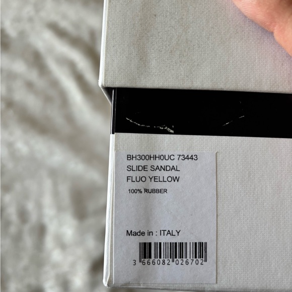 Givenchy Pool Slides - Picture 9 of 11